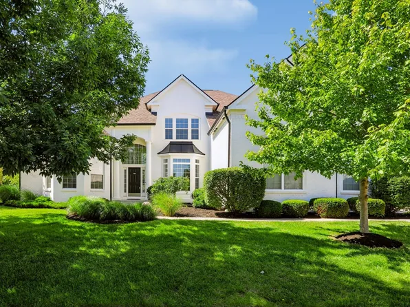 2569 Dawn Ridge Dr, Carmel, IN 46074