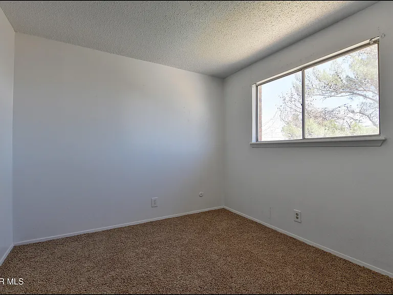 10605 Kinross Ave #B — Photo 19