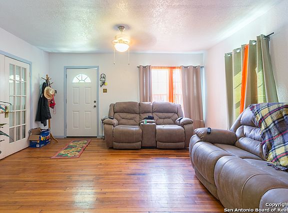 4th image of 511 Gardina St