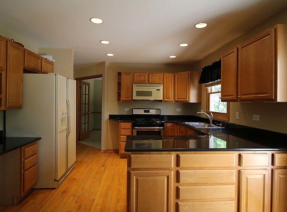 4th image of 4363 Rolling Hills Dr