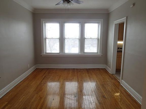 3rd image of 1516 S Albany Ave