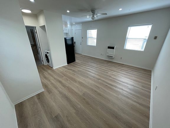 3rd image of 935 Euclid St APT 12