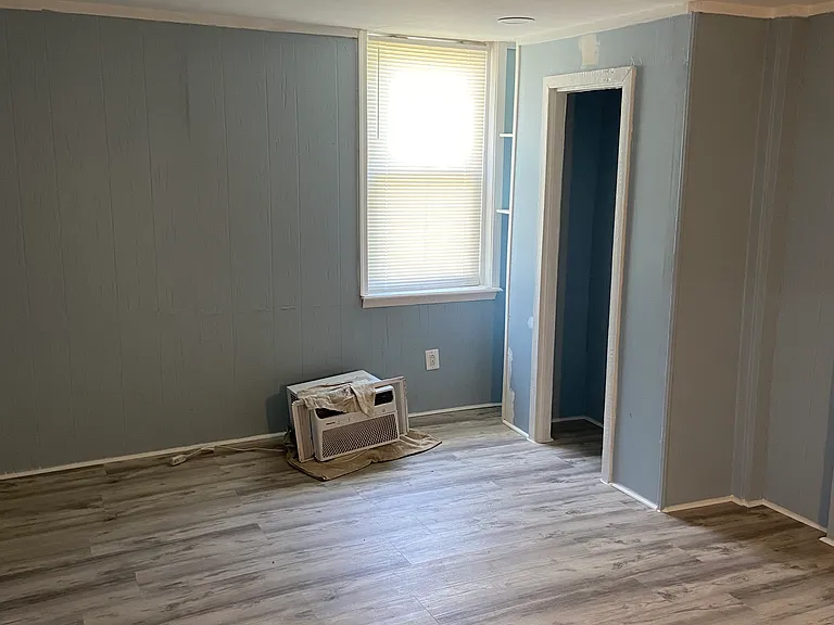 2627 Emerald St #1-R — Photo 16