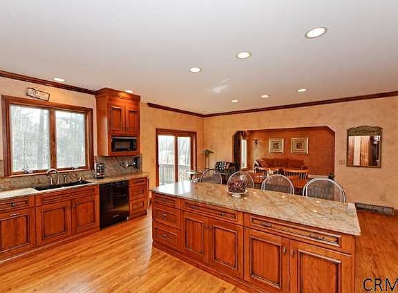5th image of 801 Huntington Ct