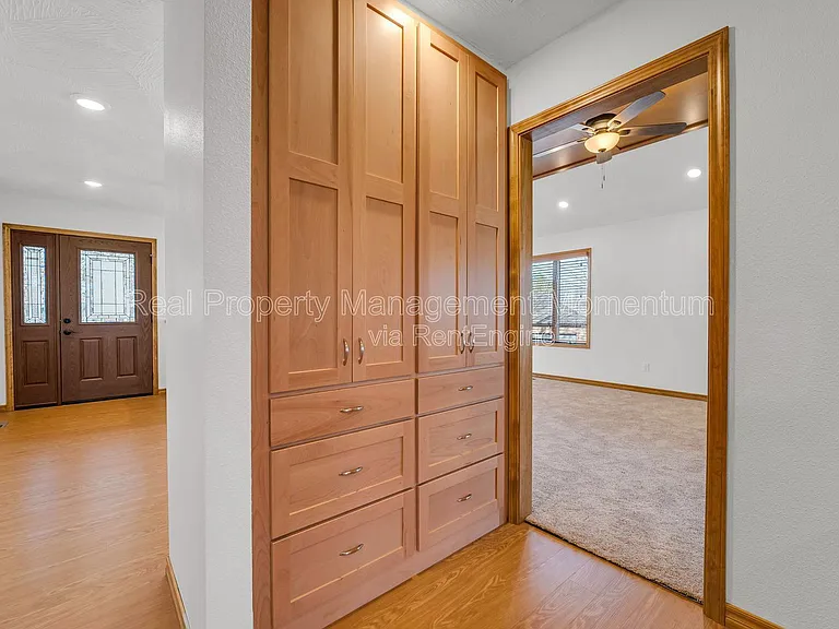 1868 S White Oak Ave — Photo 15