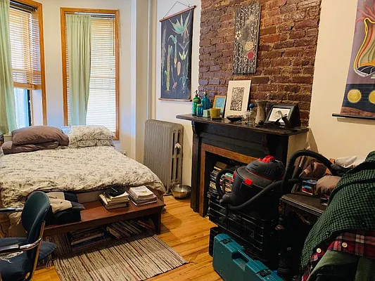 Rented by SBJ Brokerage, LLC | media 17