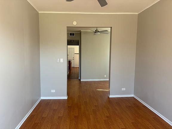 3rd image of 1637 N Maplewood Ave #2