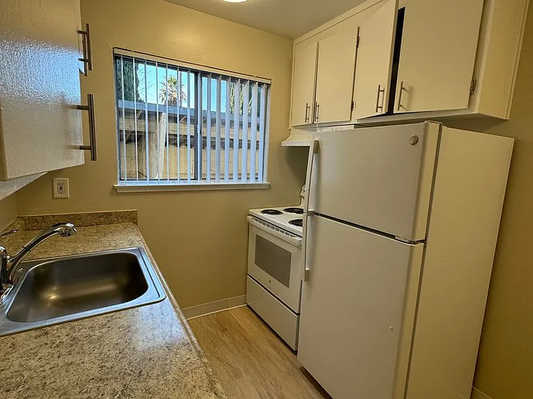 925 N Bayshore Rd W #7 — Photo 4