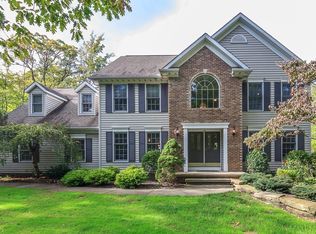 8240 Tewksbury Ln, Painesville, OH 44077