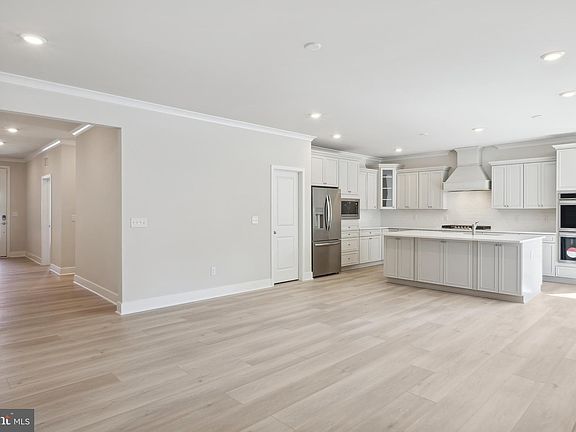 3rd image of 34245 Chelsey Ct