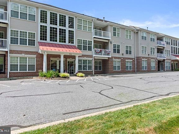 2nd image of 1601 Homeland Dr Unit 1A