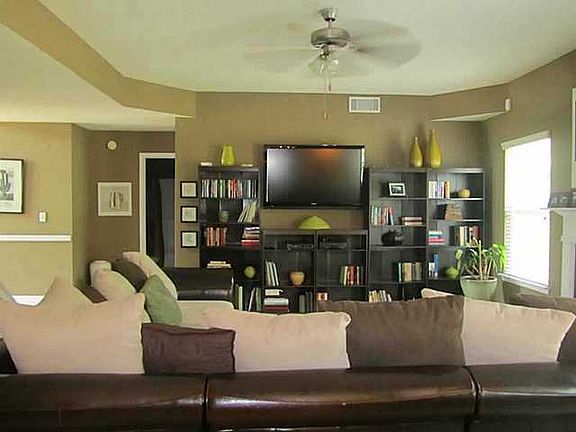 2nd image of 1466 Wilson Manor Cir