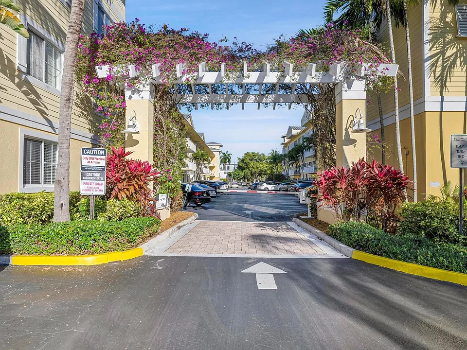 1515 E Broward Blvd #227