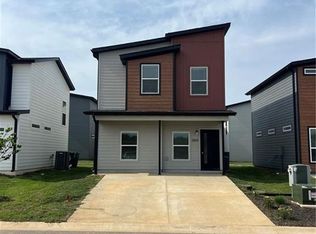 1060 Illinois Ave, Centerton, AR 72719