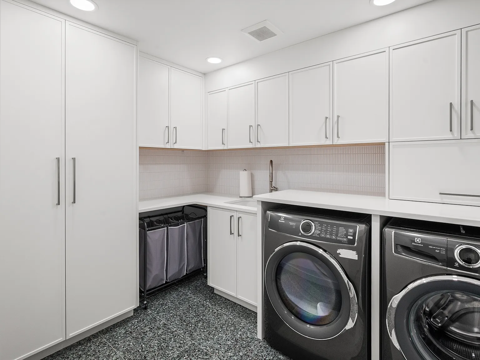 3 bed, 2.5 bath, 2138 sqft, $6,495 — Photo 4