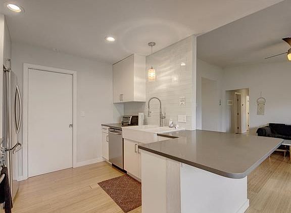 5th image of 2501 McGregor Dr