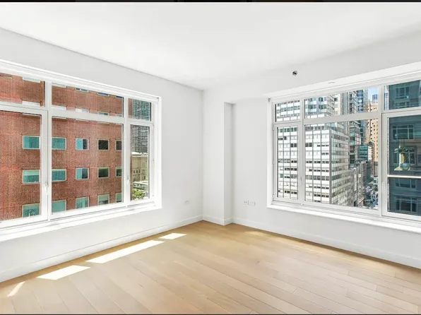 115 East 55th Street image 2 of 18