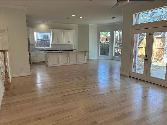 5th image of 4436 Valerie St