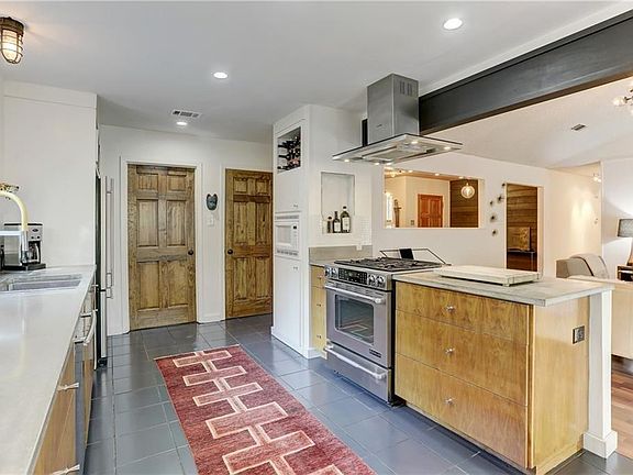 3rd image of 11513 Heathrow Dr