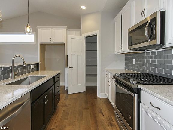 5th image of 7275 NW 19th St