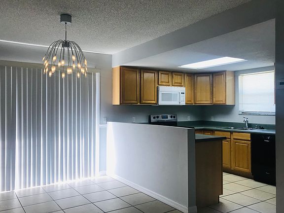 4th image of 3029 Sea Gate Cir #0