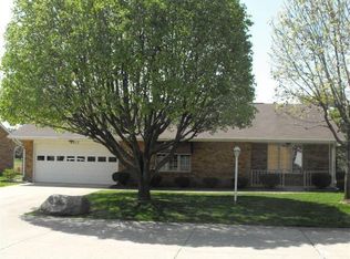 6927 Willow Tree Ln, Dayton, OH 45424