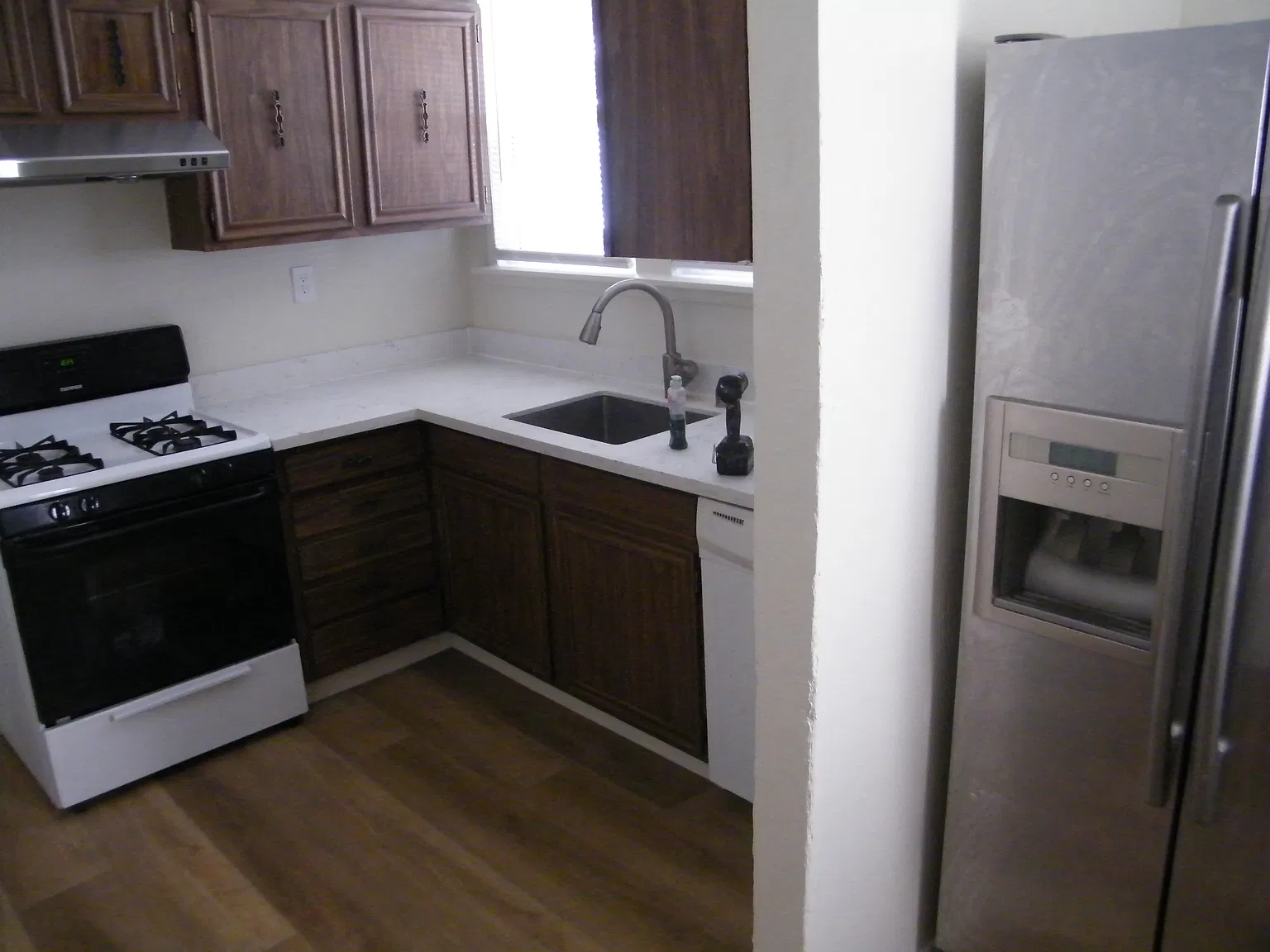 3 bed, 1000 sqft, $2,290 — Photo 3
