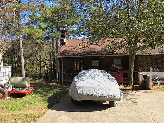 3rd image of 2899 Lakemont Dr SW