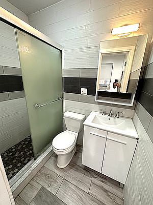 5th image of 320 E 6th St #Rh
