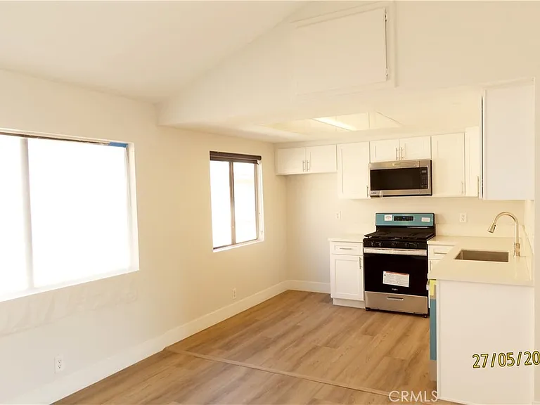 1064 S Garfield Ave — Photo 4