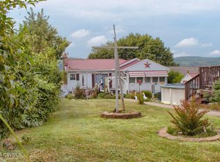 1220 W State St, Coal Township, PA 17866