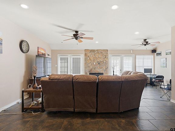 3rd image of 2301 McDonald Rd