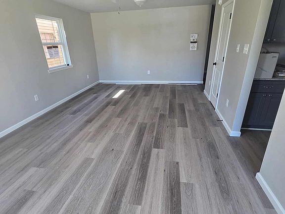 3rd image of 408 Scotsdale St Unit A-1