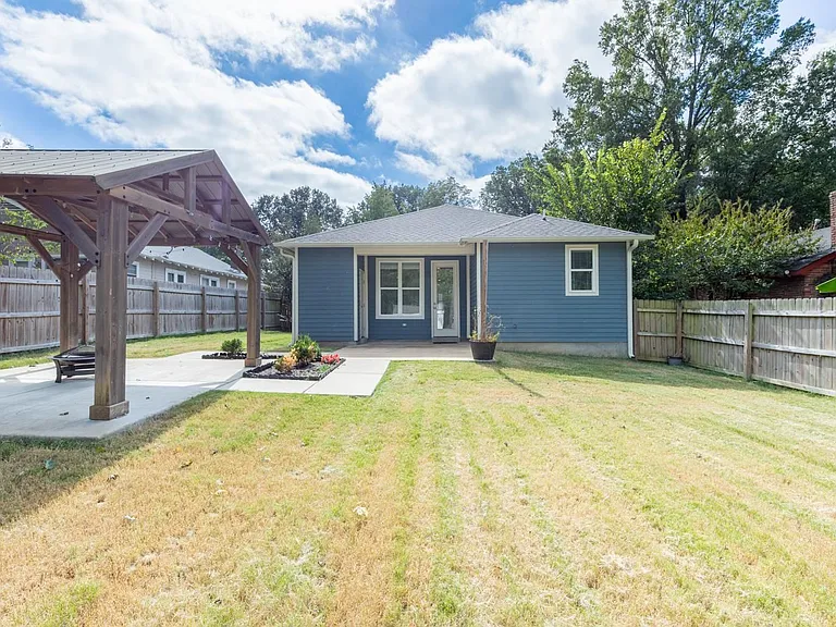 2912 Felix St — Photo 25