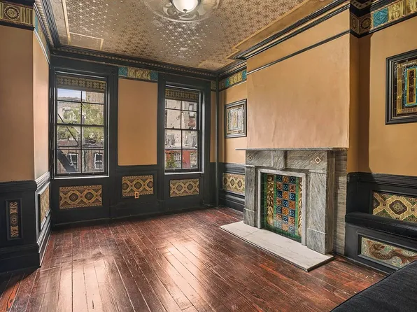 138 W 10th St APT 3RW, New York, NY 10014
