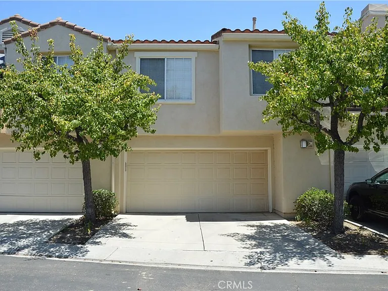 227 Chandon — Photo 1