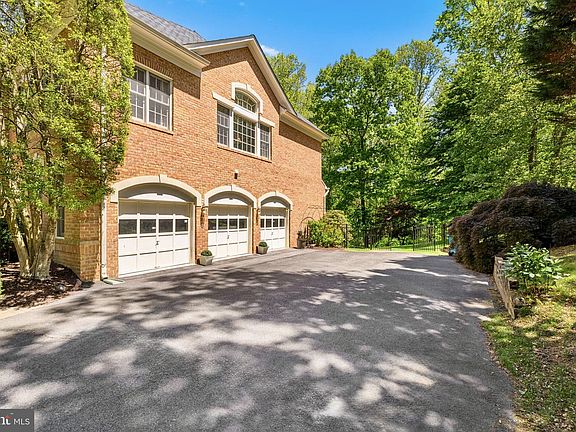 3rd image of 897 Chinquapin Rd
