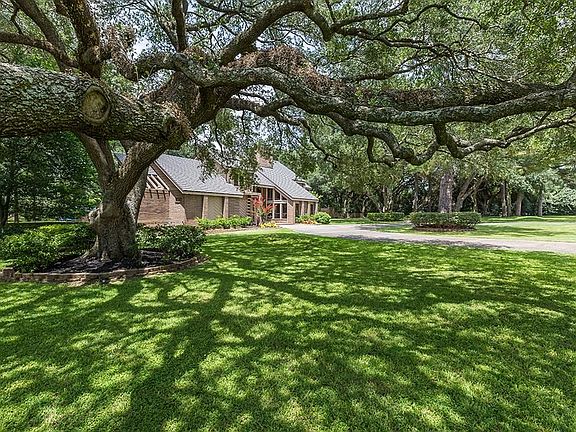 3rd image of 18918 Live Oak Trl
