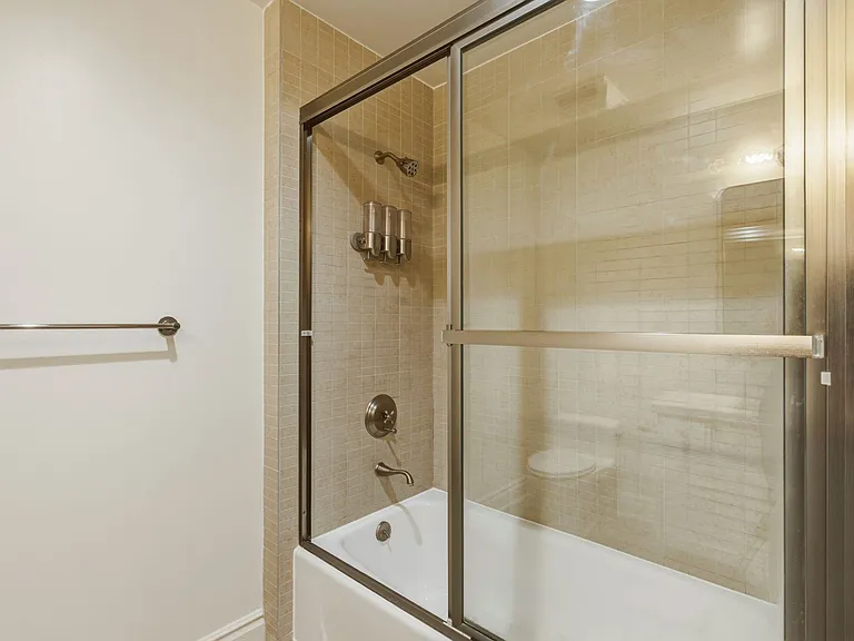 1444 S Point View St #204 — Photo 22