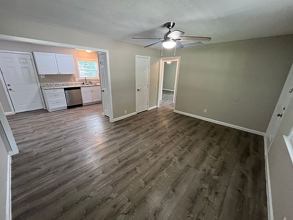 5th image of 2100 Camden Dr