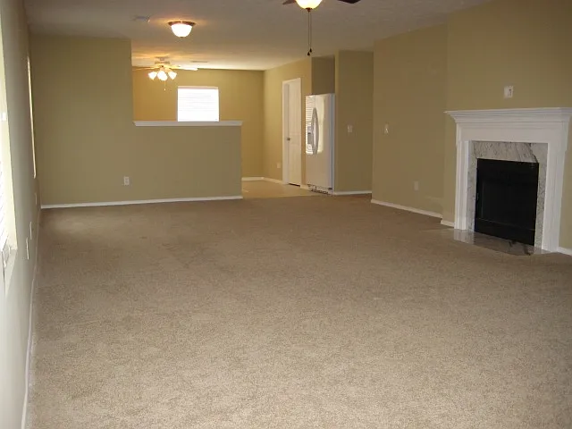 2649 Sutherland Dr — Photo 3