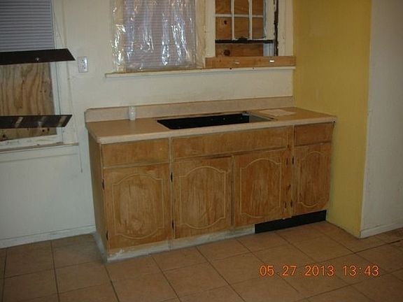 5th image of 14534 Lexington Ave