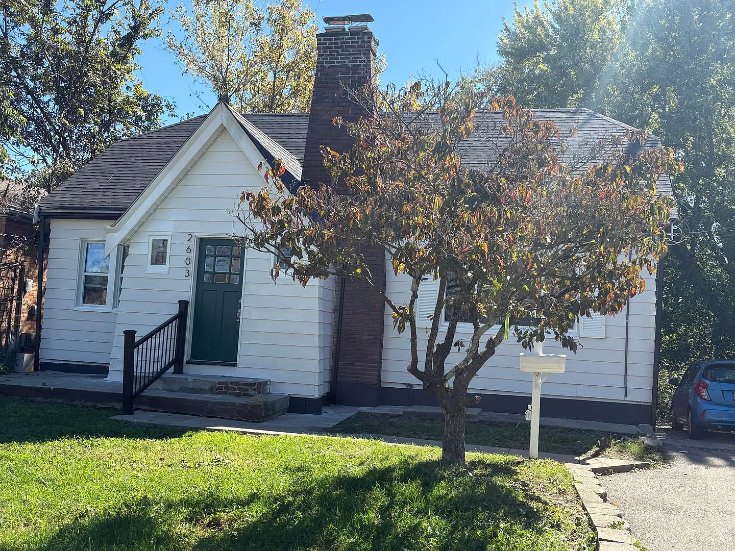 Cincinnati- 3 bedroom 1.5 bath home. — Photo 2