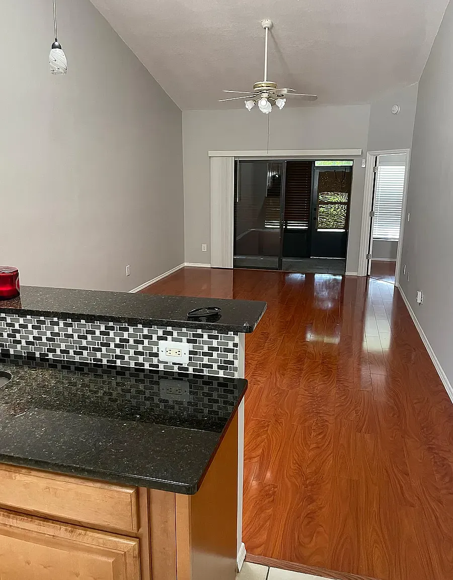 2 bed, 1014 sqft, $1,950 — Photo 3