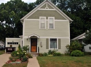 609 Capital St, Yankton, SD 57078