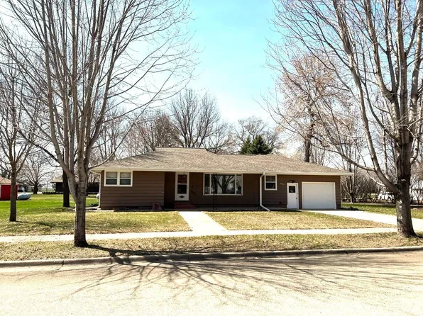 405 N Broadway St, Ellsworth, MN 56129
