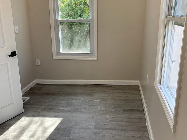 119 1st Ave — Photo 12