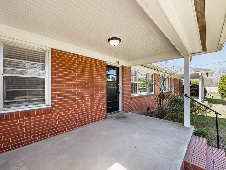 1208 S 9th St — Photo 12