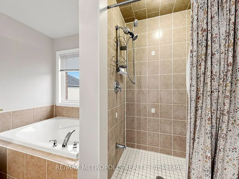 138 Yakefarm Blvd — Photo 12
