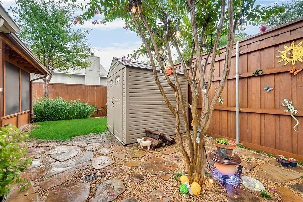 2 bed, 1098 sqft, $1,900 — Photo 4